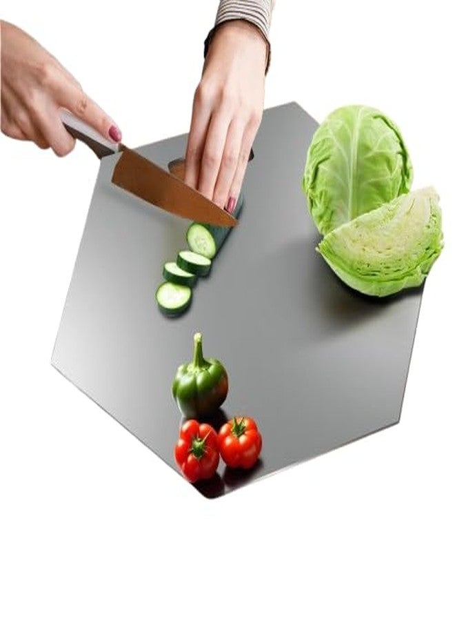 جايبي بلس لوح تقطيع جاي بي بلس كيتشن-إكس سداسي الشكل مصنوع من الفولاذ المقاوم للصدأ 304، مناسب للفواكه والخضراوات، مزود بمقبض مريح وعلاقة مريحة للمطبخ، مقاس 34 × 30 سم - Image 1